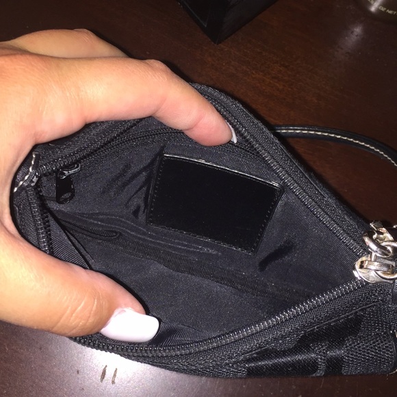 Wristlet - Picture 7 of 8